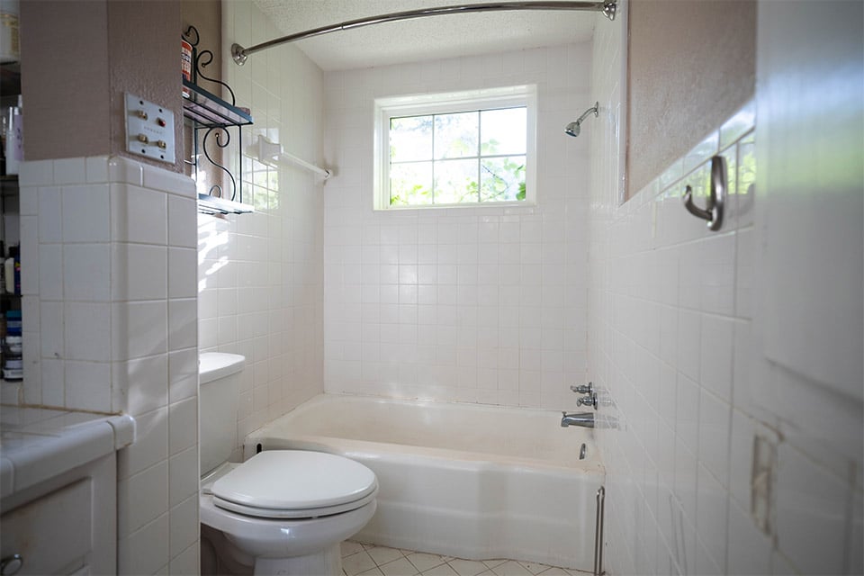 WalkInTub-960-Before-1